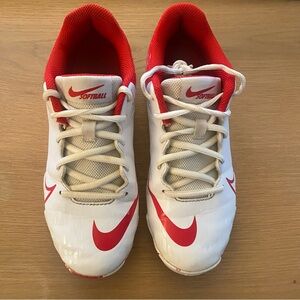 Nike Girls HyperDiamond 4 Softball Cleats, White/ Red, Sz 4.5Y